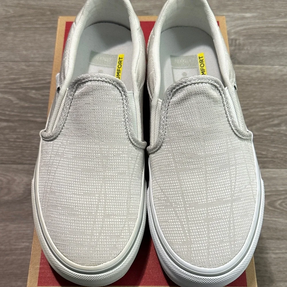 Vans Slip-On Sneakers in Patterned Light Gray